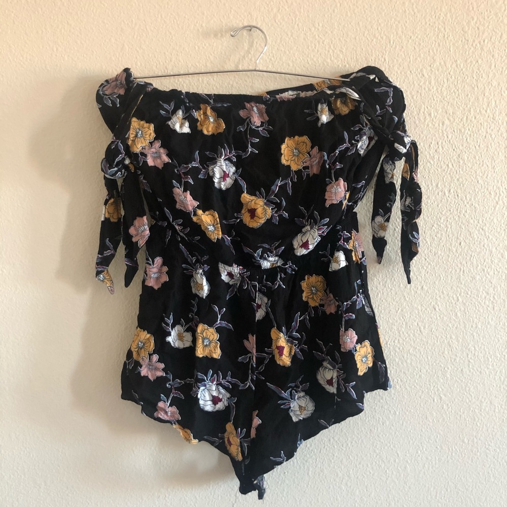 Off the shoulder floral romper